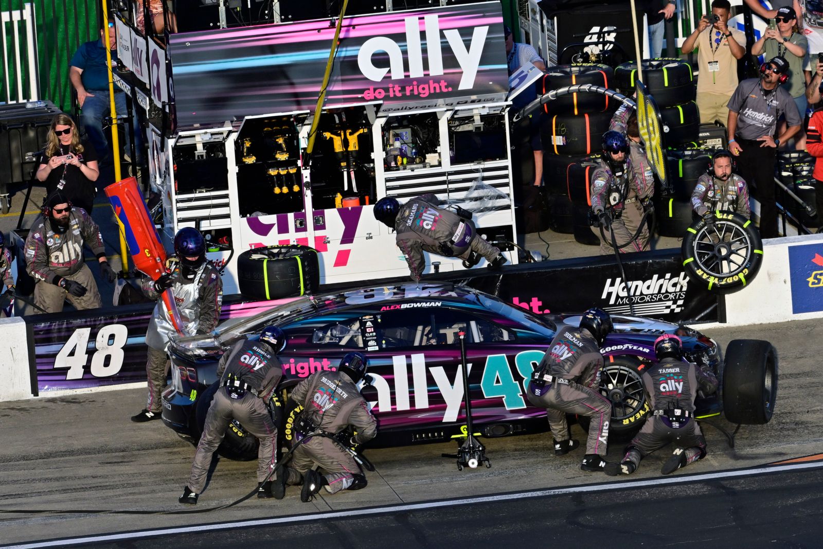 Suites & Premium Hospitality | Business | Nashville Superspeedway