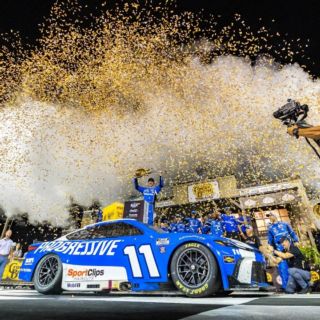 Hamlin Holds Off Bell in Thrilling Finish to Win Cracker Barrel 400.